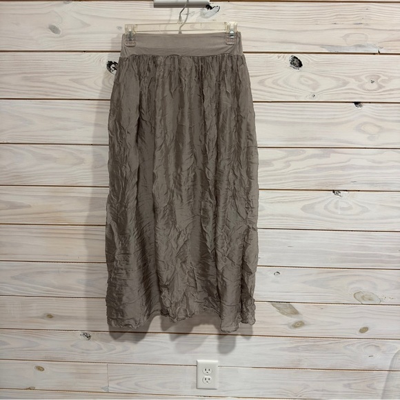 Moda Seta Crinkled Taupe Midi Skirt - Picture 5 of 5